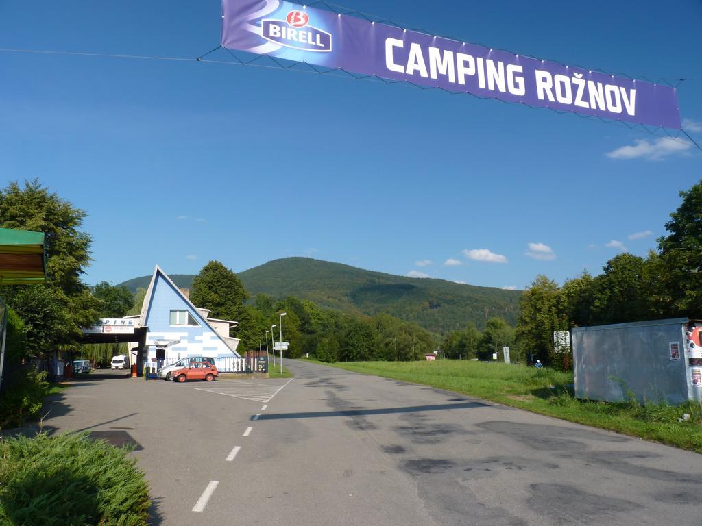 Camping Roznov Hotel Roznov pod Radhostem Bagian luar foto